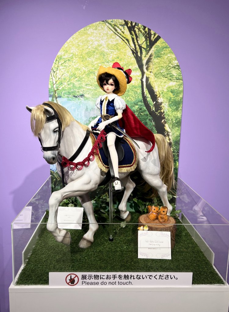 宝塚市立手塚治虫記念館で、2021年10月29日より、2022年2月23日まで開催されている。白馬にまたがるサファイアなど、会場には中原淳一氏の作風を活かしたスーパードルフィーが展示されている