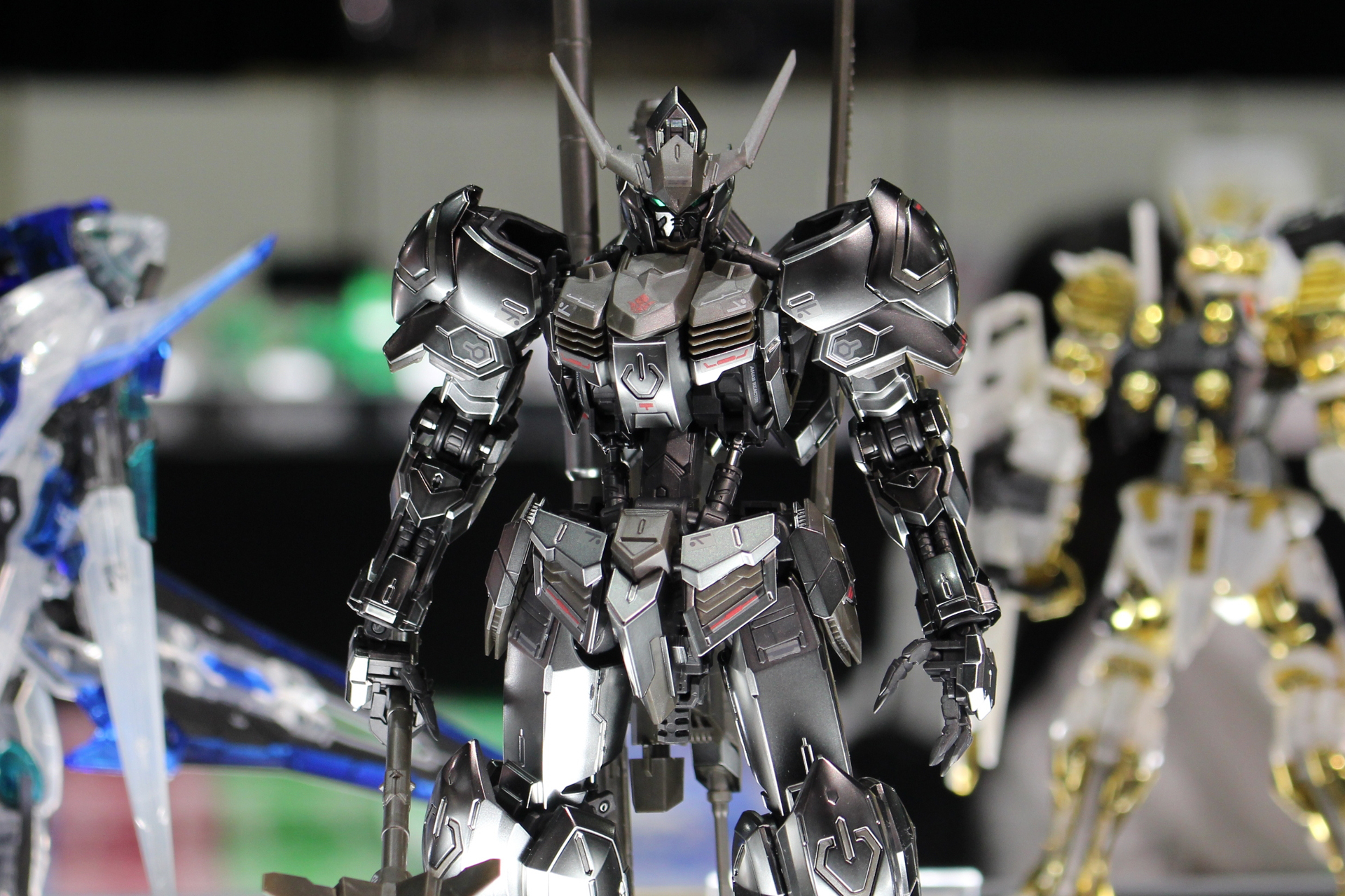 タイトルの「鉄血」を意味する「アイアンブラッドコーティング」のネーミングもいい感じだ