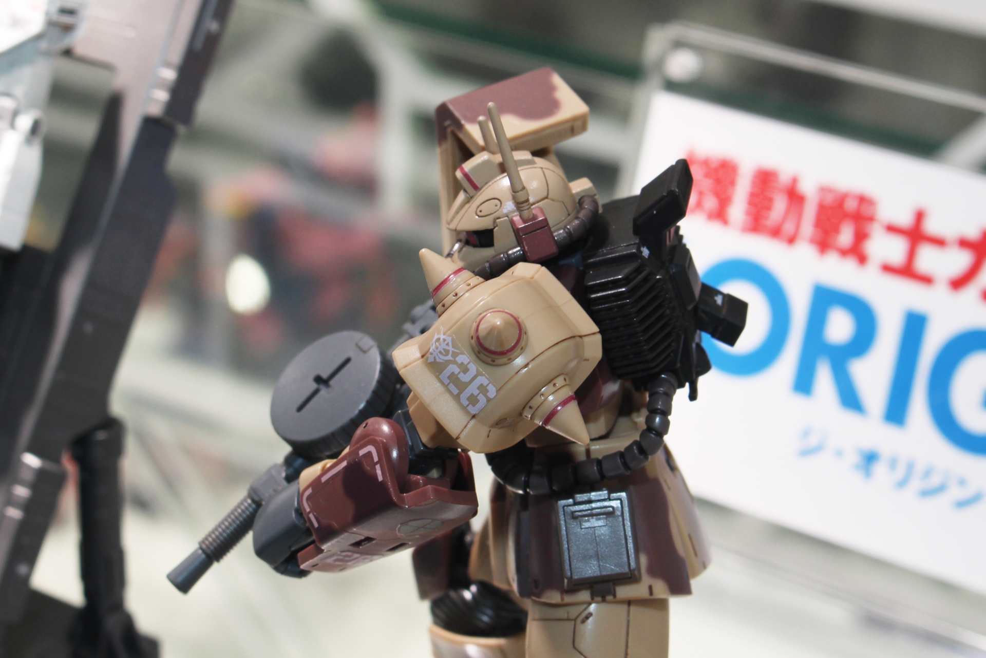 ランドセルには冷却用ラジエーターユニット仕様となっている