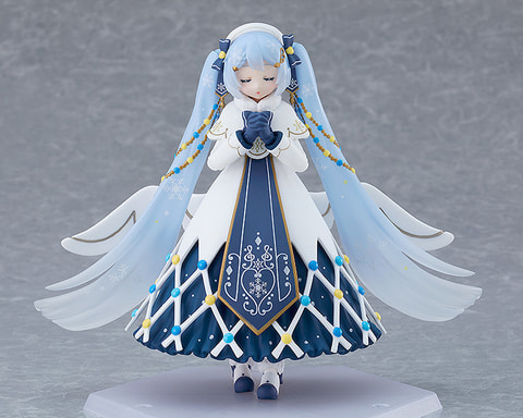 聖歌隊姿の雪ミク。可動フィギュア「figma 雪ミク Glowing Snow