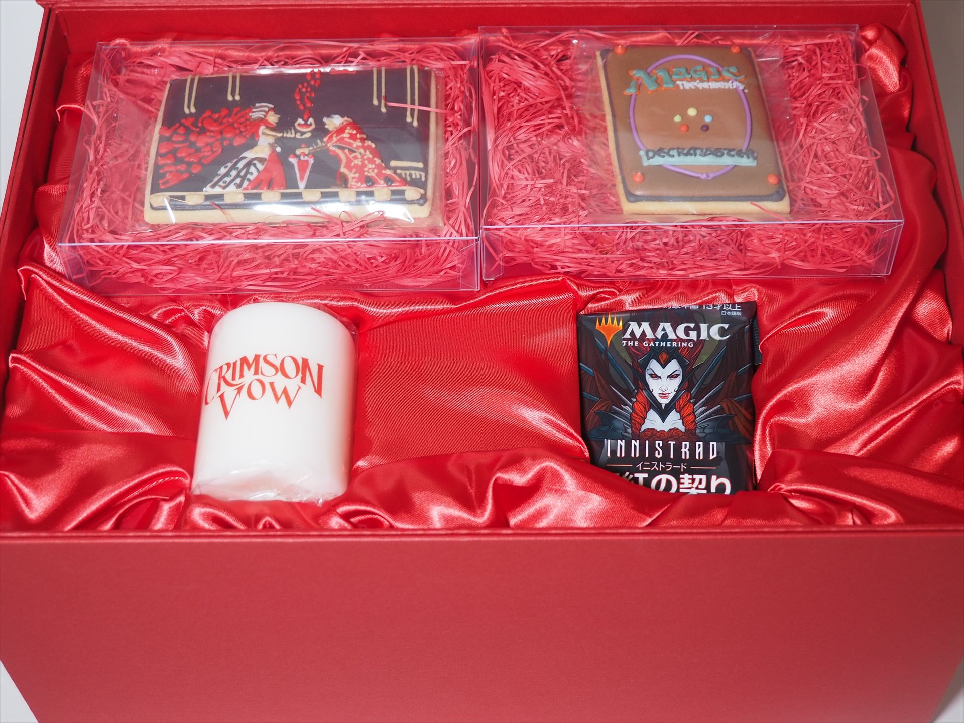 箱を開けてみたところ。内容物が割れたりしないように、きちんと収納されている