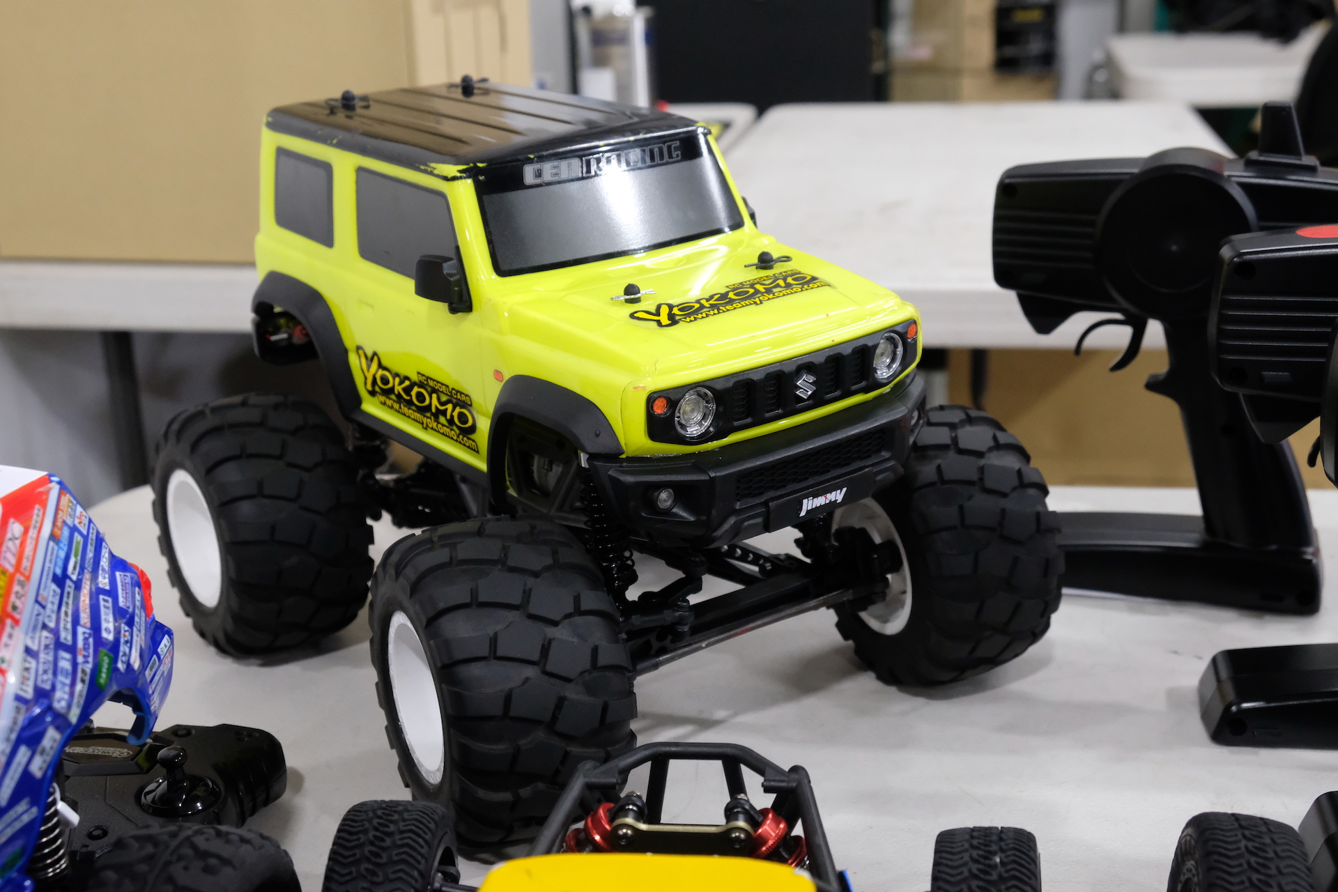 「オフロードコース」ではヨコモが国内向けに取り扱っている台湾CEN Racing社製モンスタートラックの完成品もレンタルできる
