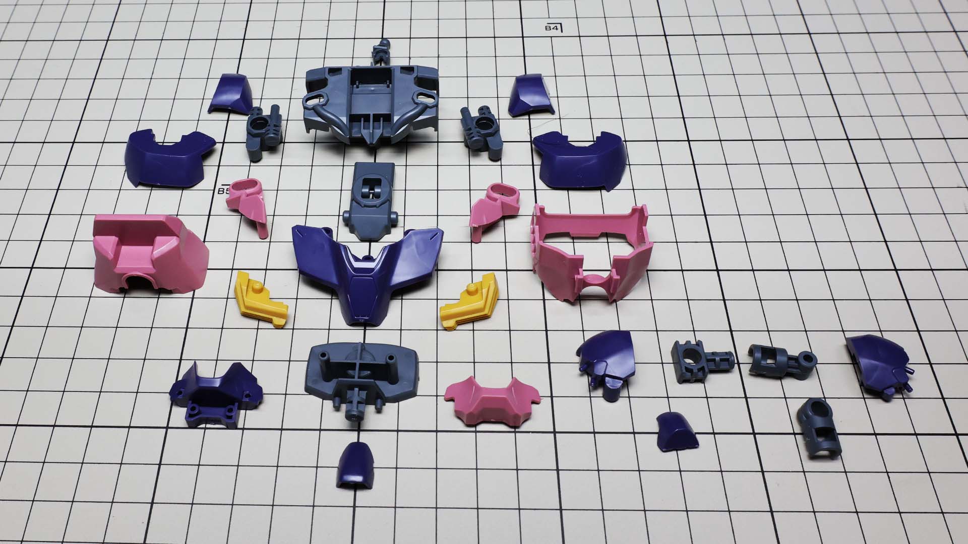 組立説明書を基に並べるとそれなりにわかってきます