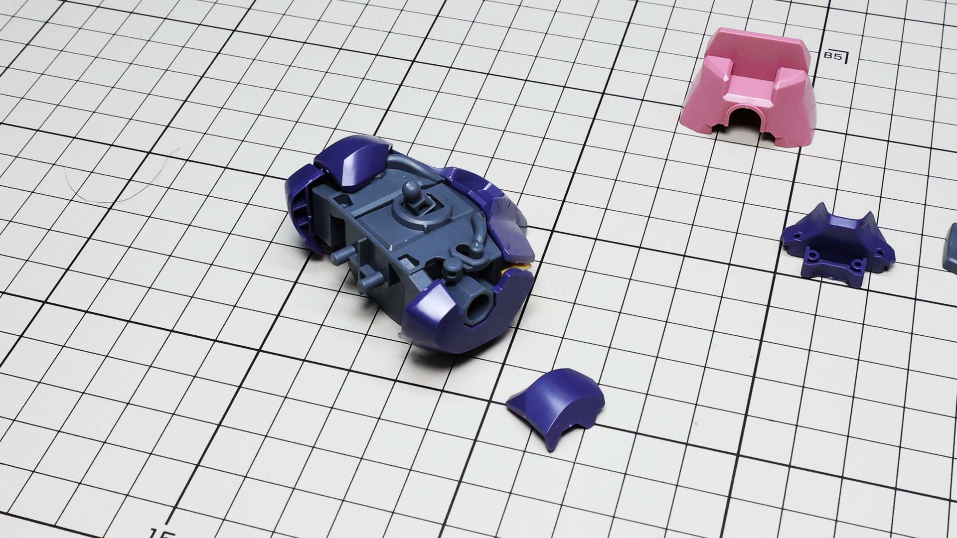 軸はカバーパーツで覆われます