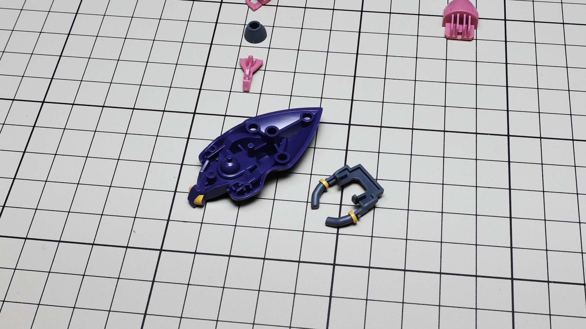 パイプにもシールを貼って組み合わせると……