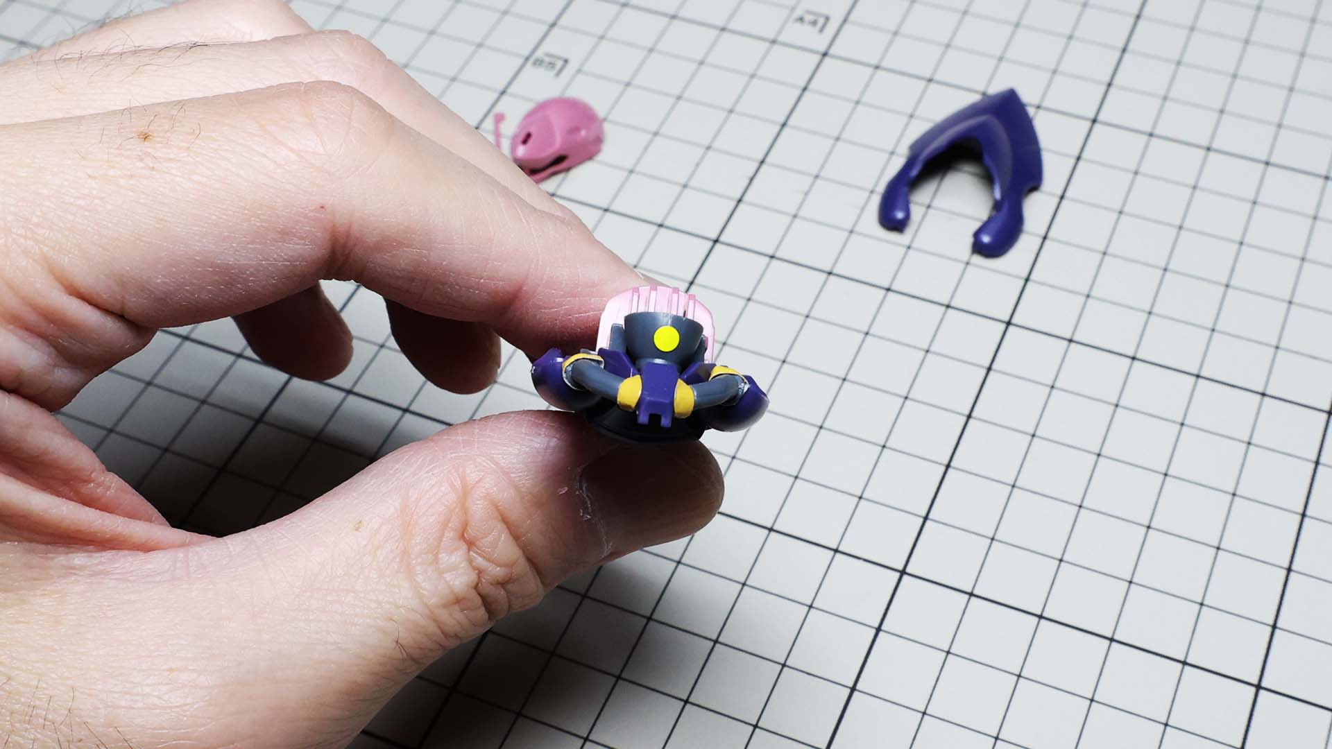 モノアイシールも貼ってみました