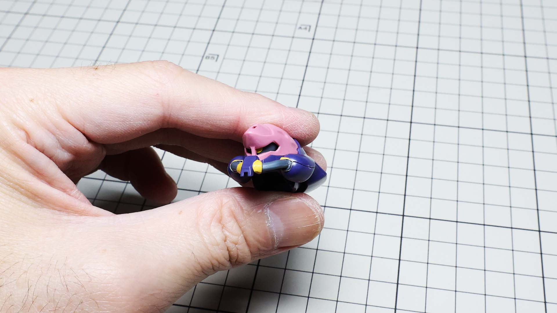 頭部カバーを組み付けるとそれっぽくなってきました