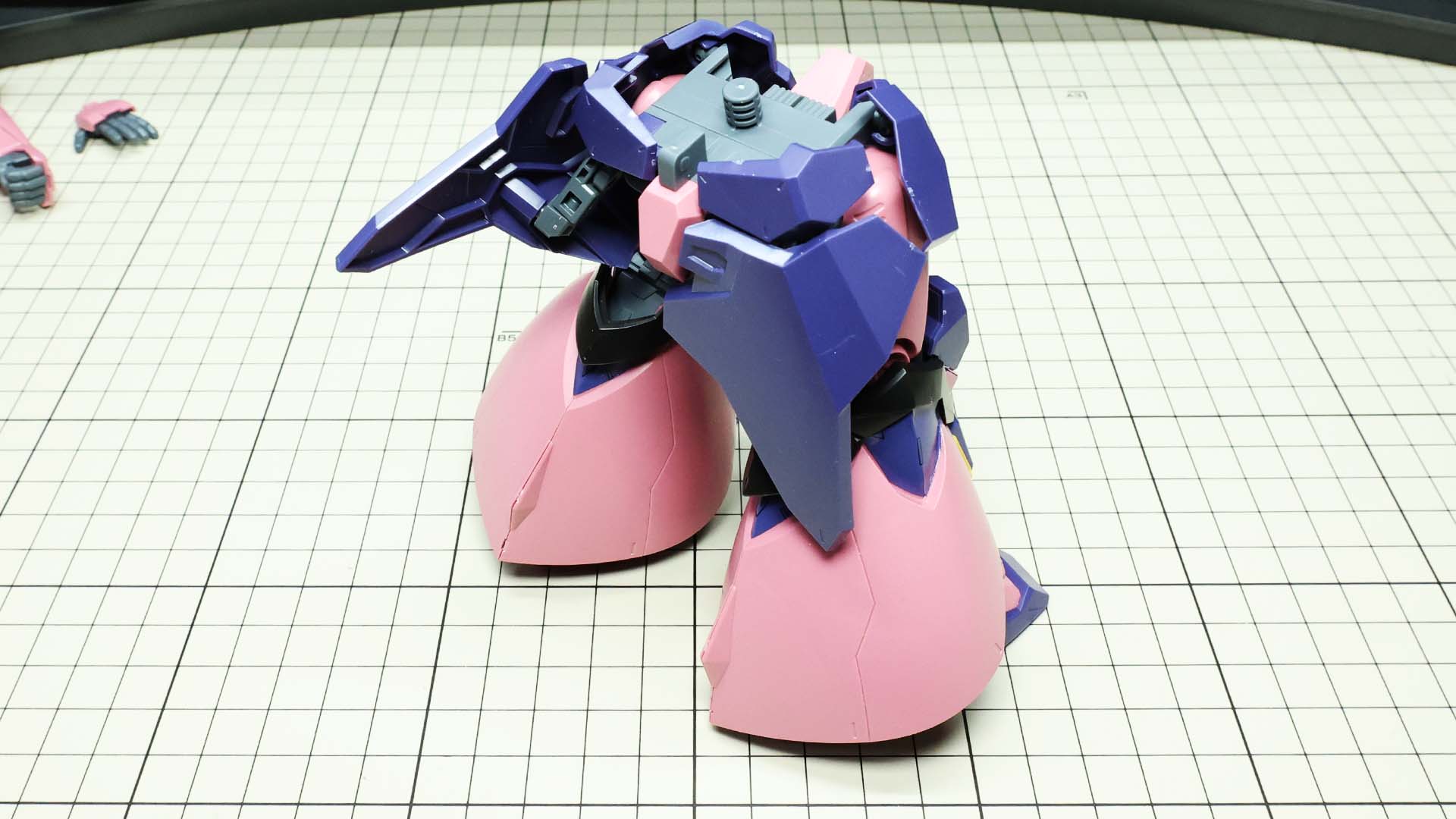 ホバー走行や空中機動のためベクタード・テール・スタビライザーは文字通りスタビライザー（安定化装置）として可動させられます