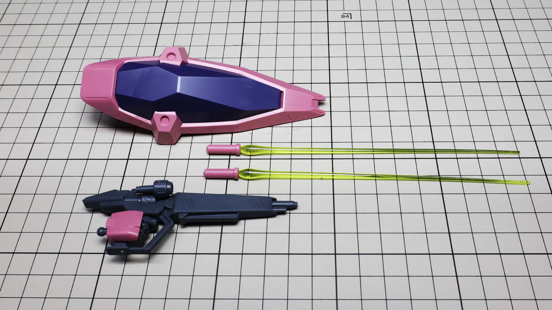 とてもかんたんな構造、貼り合わせれば完成します