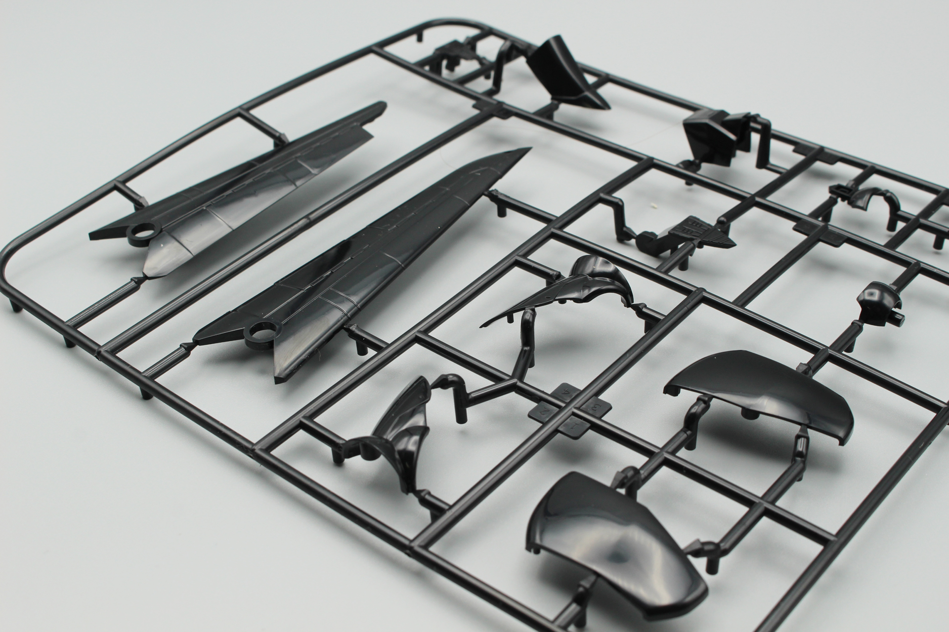 各パーツは艶のある成形が施されている