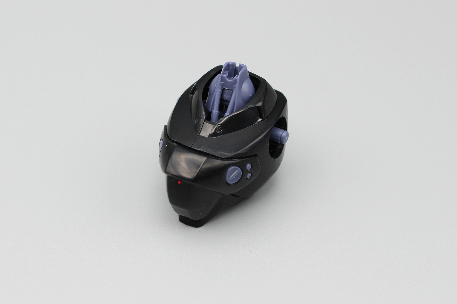 完成した胸部。首のシリンダーや襟元の模様は塗装をすると見栄えがよさそうだ