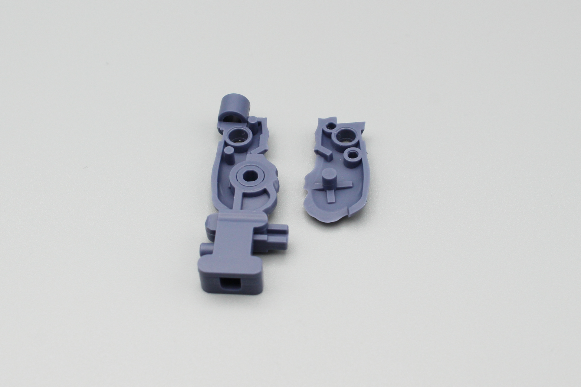 ヒザのジョイントを組み立て