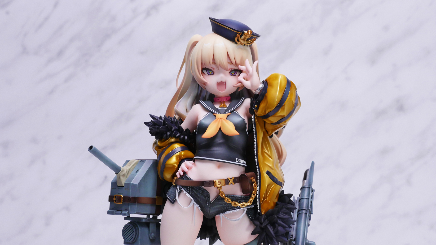 「『アズールレーン』バッチ」、2022年6月発売、価格17,930円(税込)