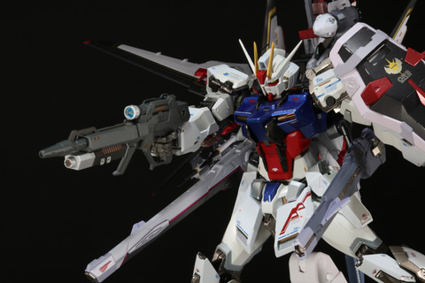 METAL BUILD ストライクルージュ オオトリ装備」レビュー - HOBBY Watch