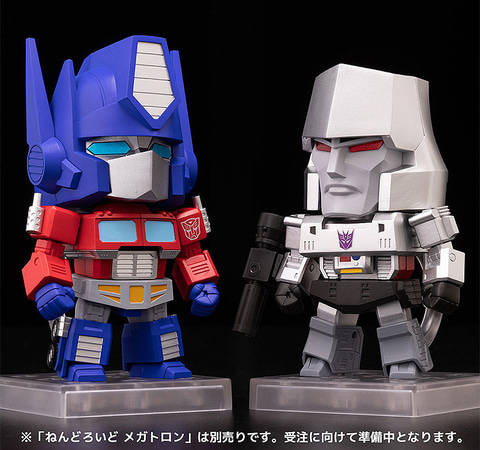 TRANSFORMERS スーパーデフォルメフィギュア４台セット 頼もしいオプティマスプライムが手のひらサイズに