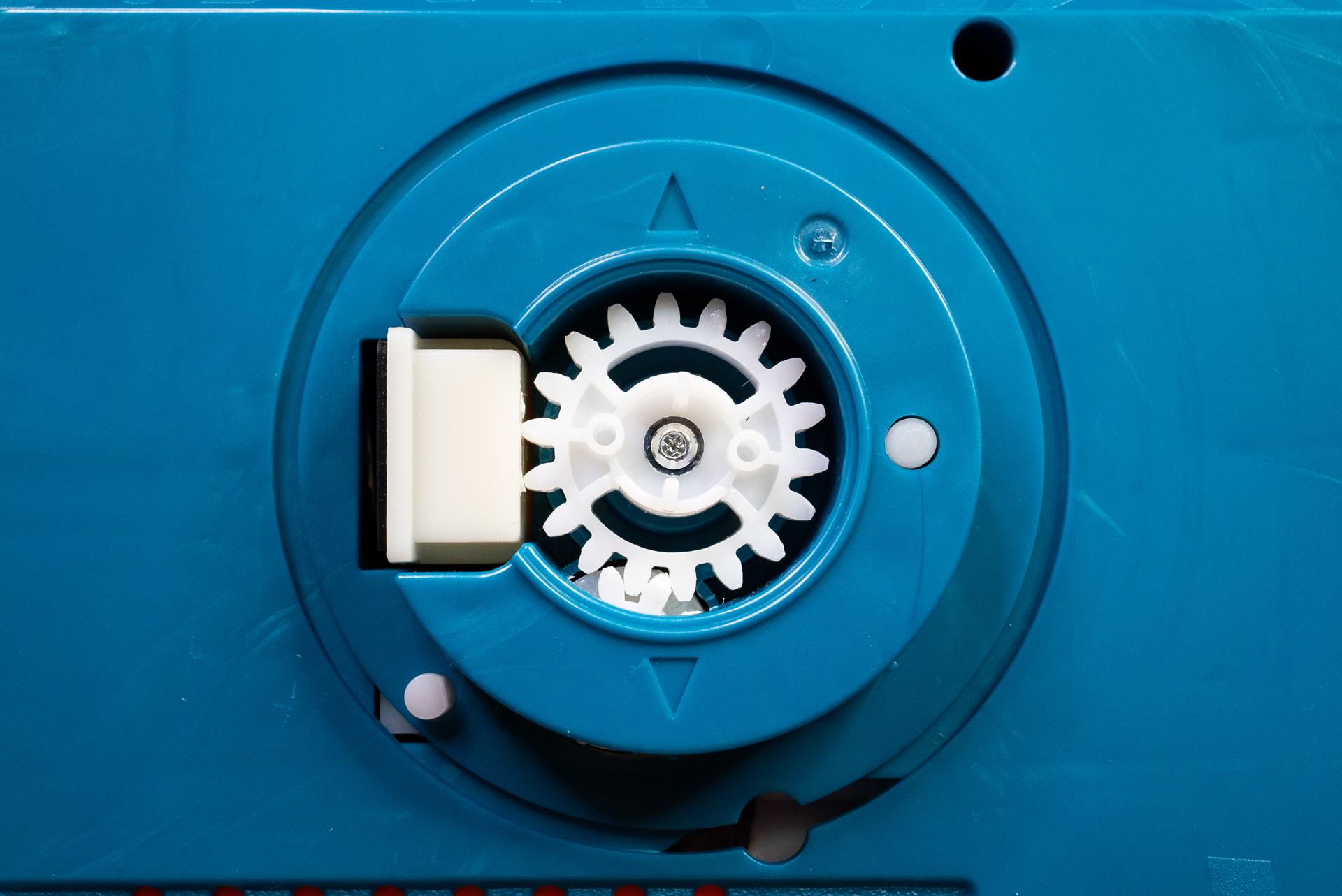 バレル裏にあるマーキングと本体のマーキングを合せて接続しよう