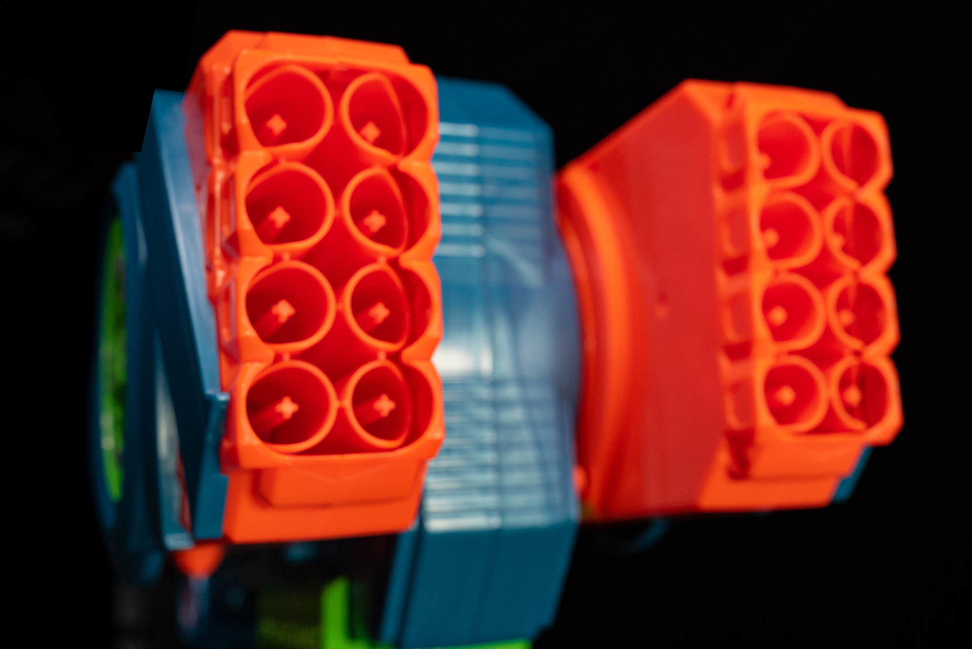 圧倒的なボリューム感と前面の大容量バレルで凶悪さはシリーズピカイチ。価格は11,800円(税込)