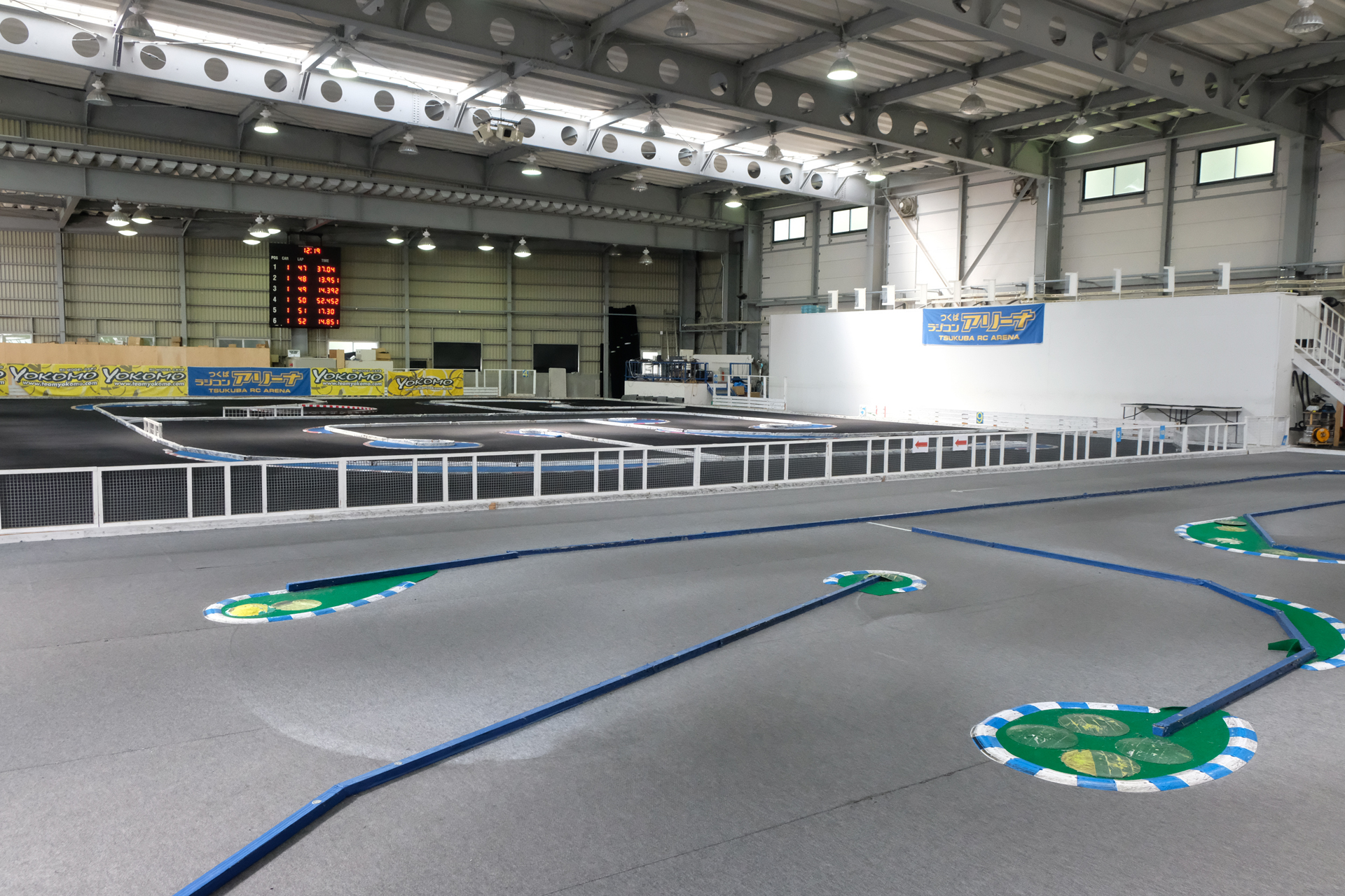 オンロードコース。手前がスポーツコース、奥がグランプリコース