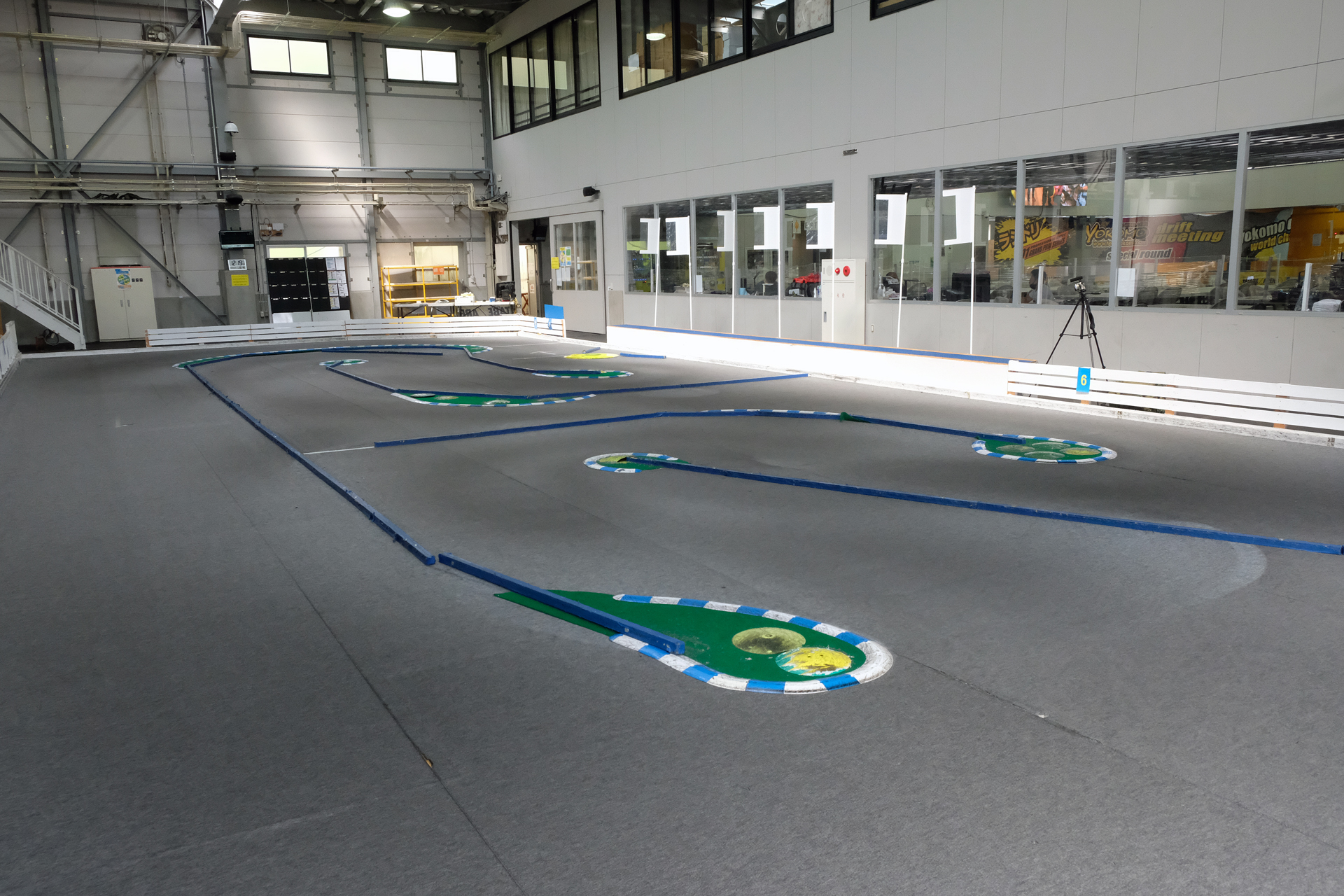 ストレートエンドからカーブが連続する