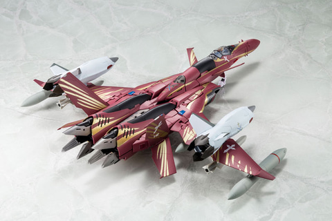 アルカディア製　sv-51r バルキリー Complete Transformation SV-51 Gamma Nora Polyansky Boarding