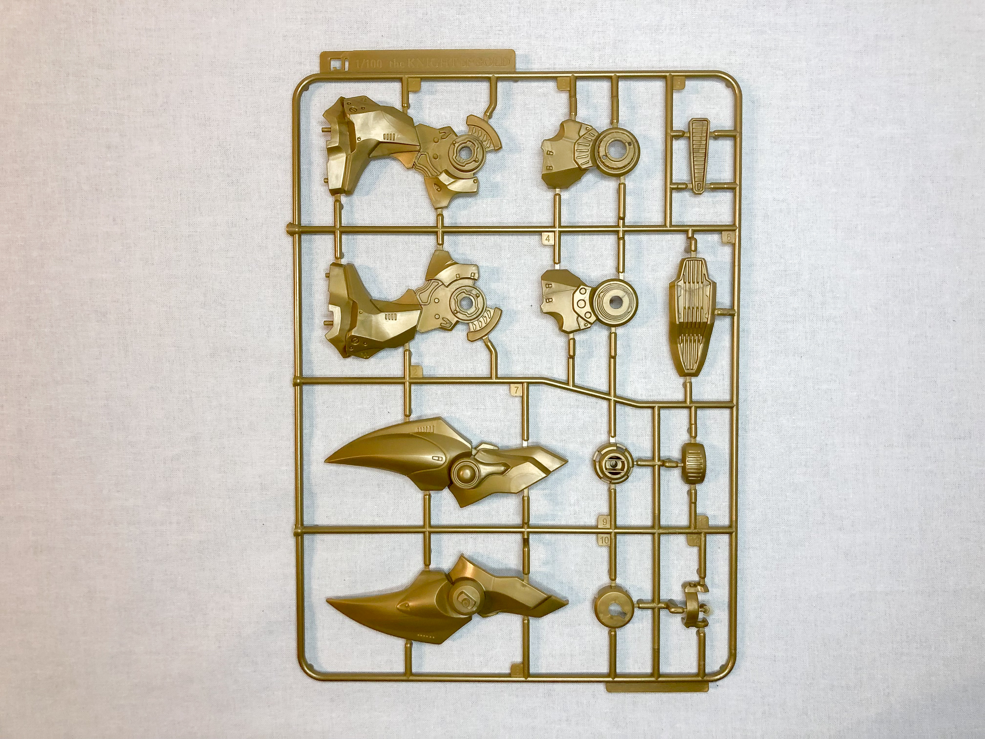 Jランナー。主に背部ユニットを構成するパーツが入っています。