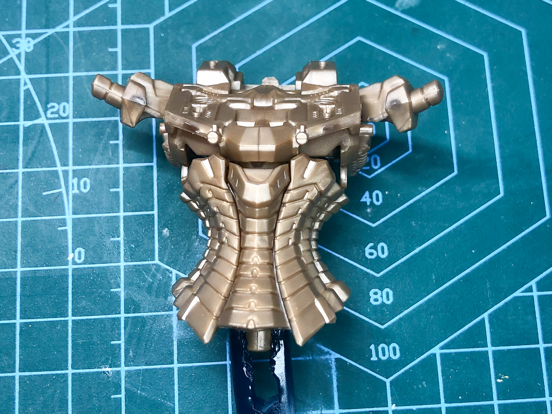 塗装前の胴体パーツ。