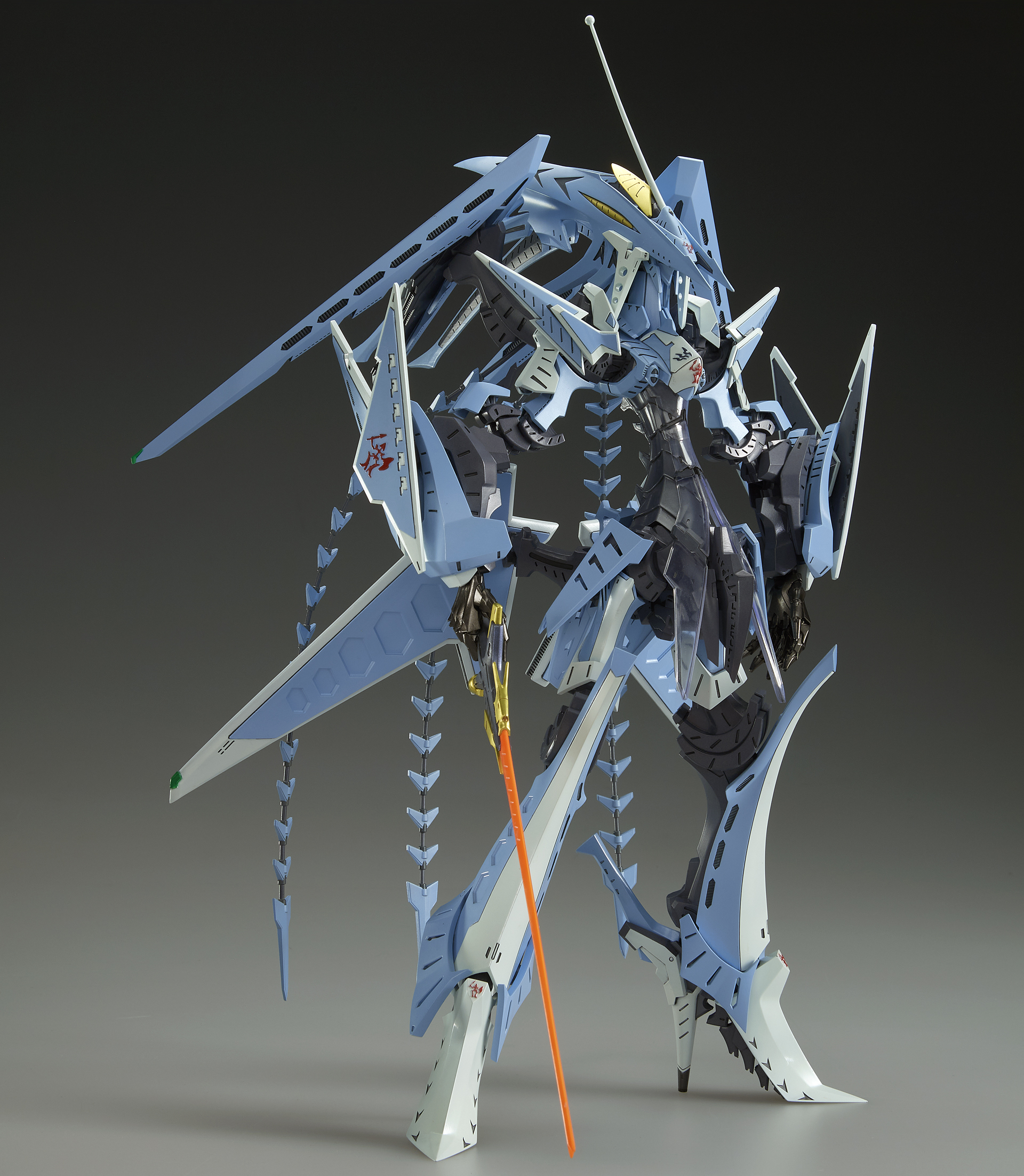 永野護氏の「F.S.S.」に登場するロボット・GTMの1つ「ゲートシオンマーク３　リッタージェット・破烈の人形」。アワートレジャーがレジンキャストキットとして立体化した。写真は完成見本として組み立てられ塗装されているが、キットはユーザーが組み立て、塗装する必要がある