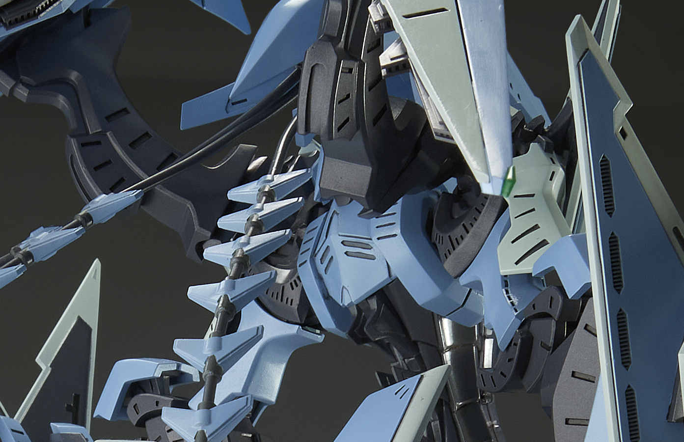 フレームに装甲をかぶせていく形ではないとGTMは成立しないという。ムーバルフレームなど、内部フレームが詳細に設定されているロボットは多いが、GTMはそれ以上にフレームが騎体そのものの主要パーツをなしている