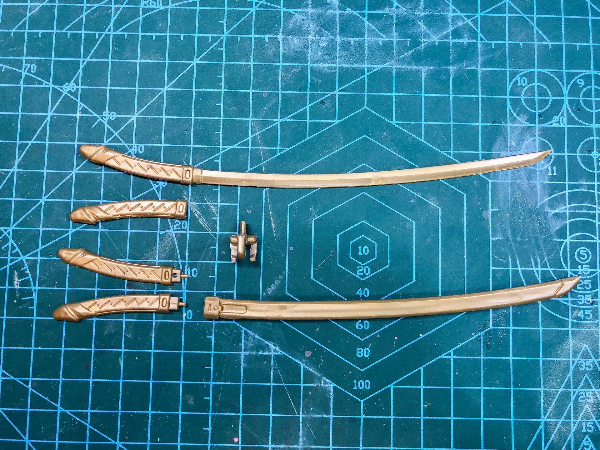 武器パーツ。1セットが6パーツで構成されており2セット付属しています。