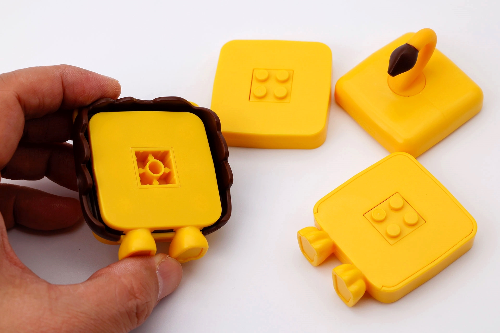 基本はこのように普通のブロックと同じ仕組みで、組み立てていくことができるようになっている