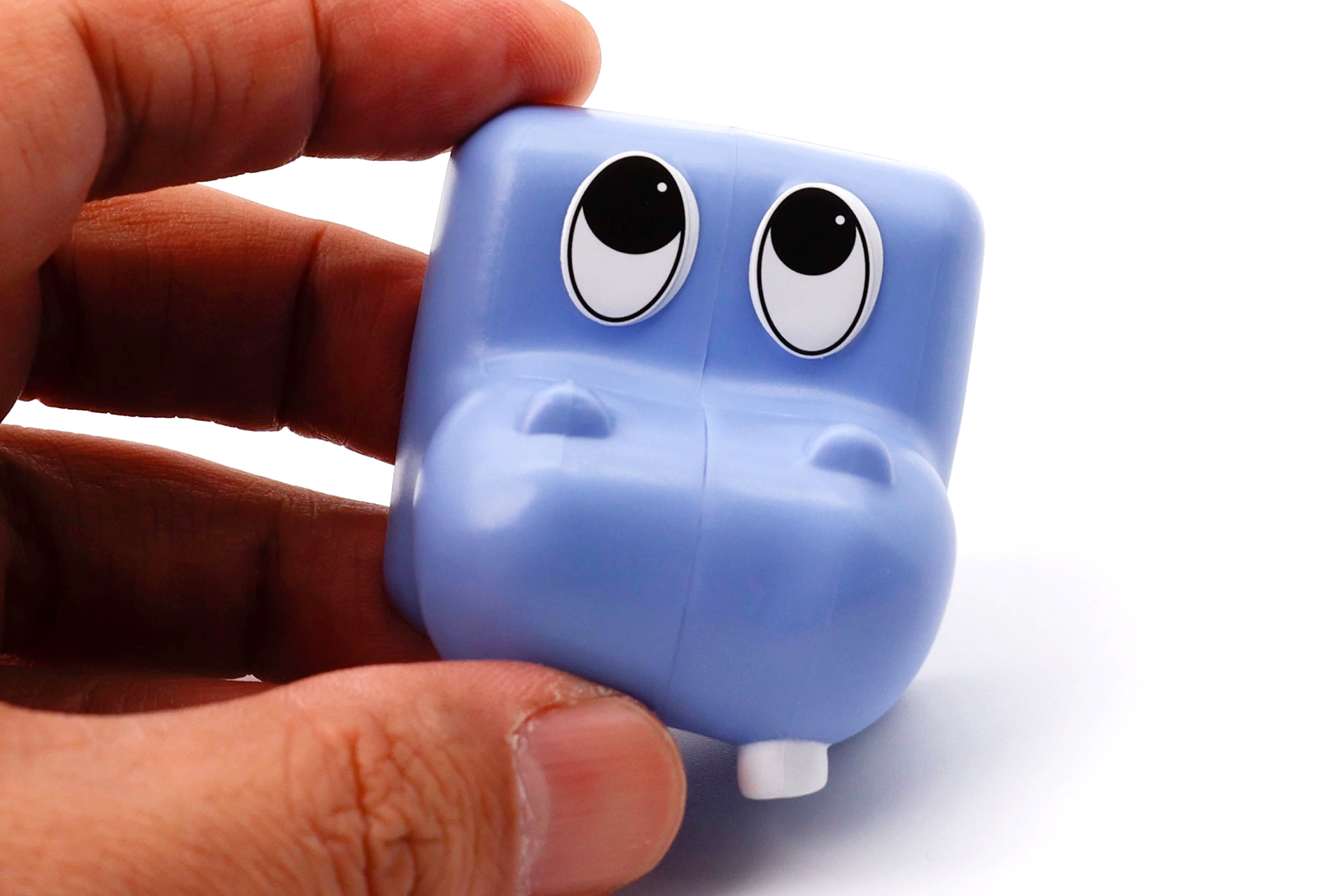 今回はシンプルに目だけシールを貼ってみた