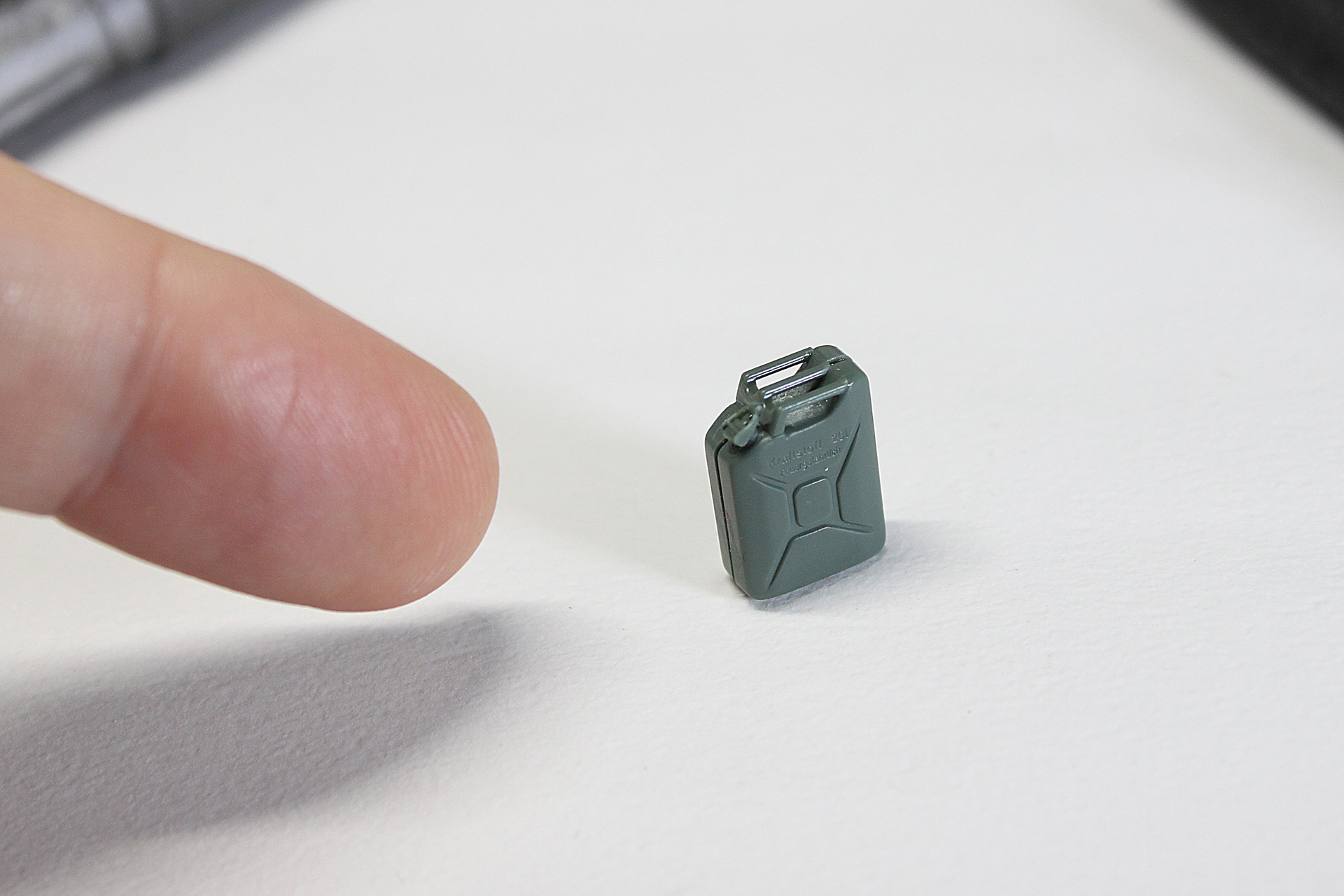 ジェリカンを組み立てて……