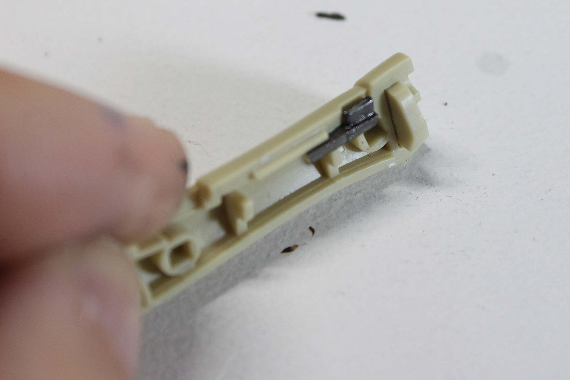 先に塗って先端だけを切り、配置