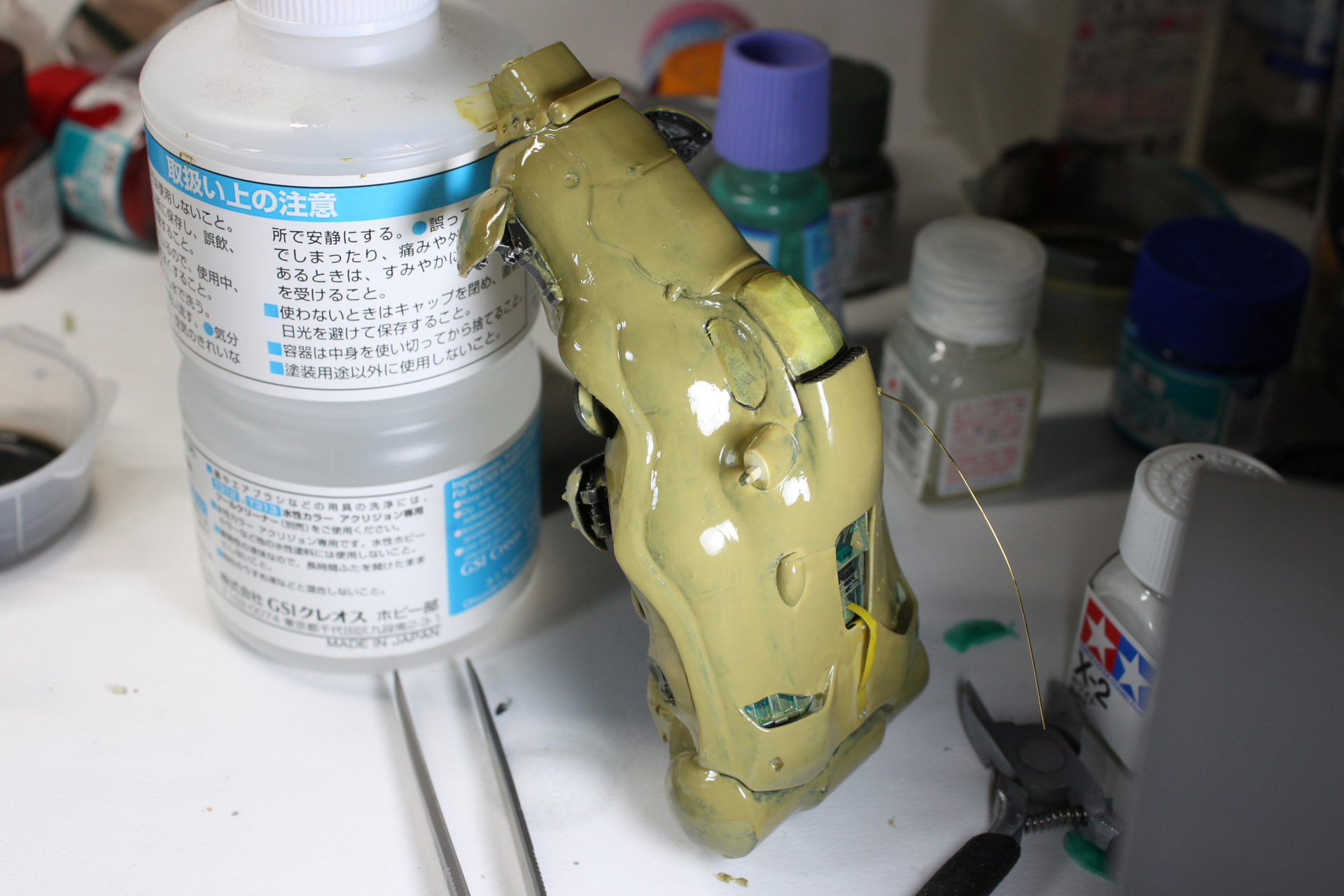 さっきまできれいだった本体は見る影もなくなり……。たしかに影っぽくなっているといえばなっているが、単に汚い感じに