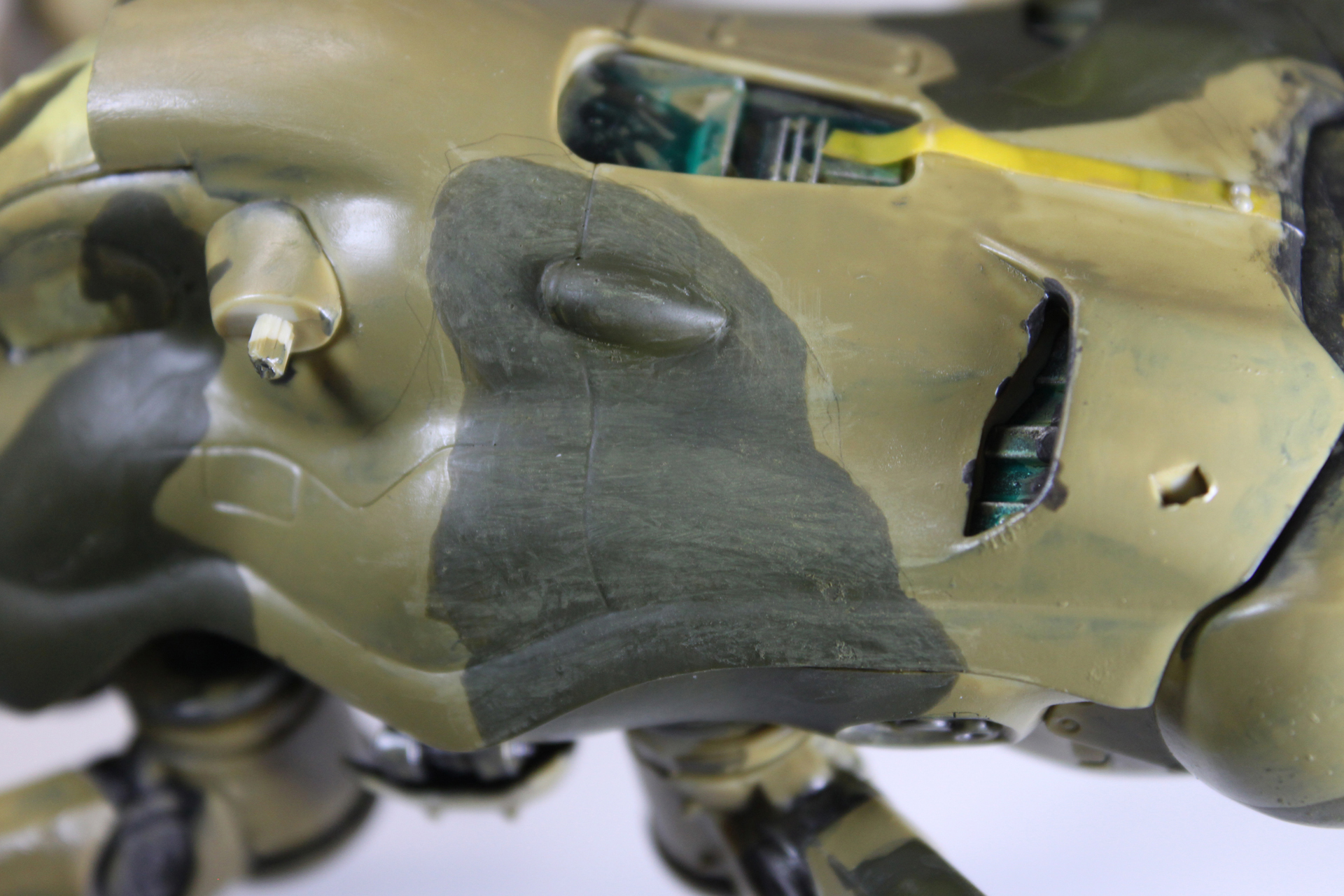 ちょっとペーパーがけしてみたところ。余計にアカン風になってきたのでやめました