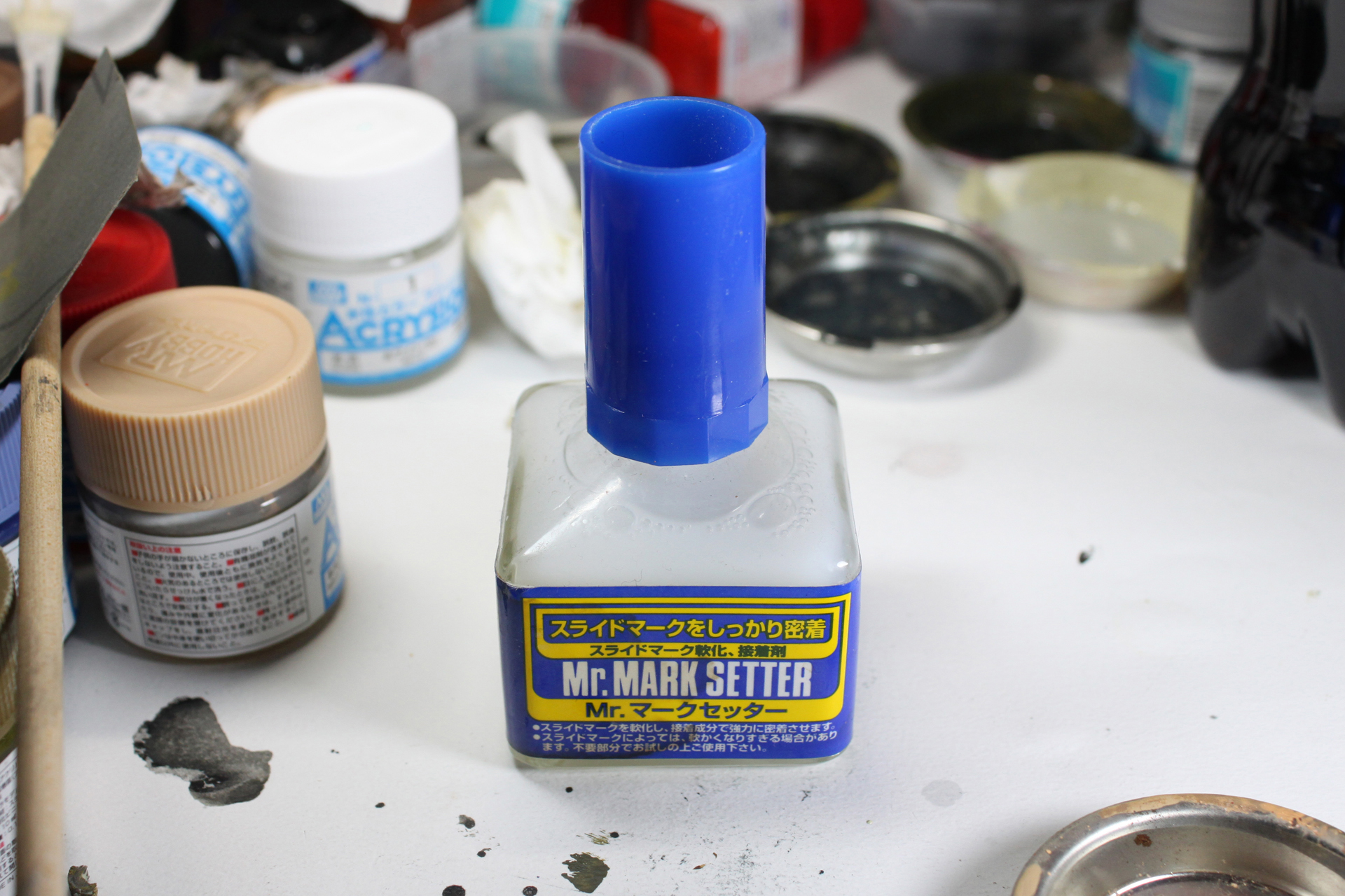 軟化剤とノリが入っているMr.マークセッター。