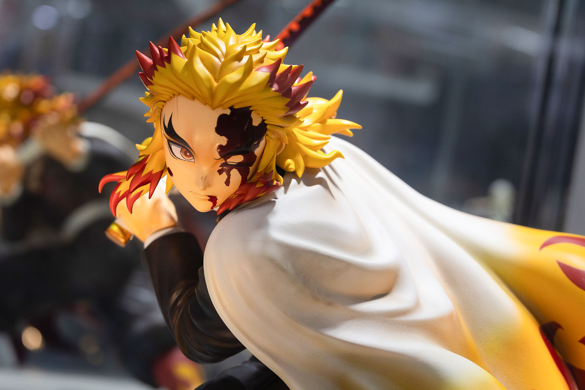 上弦の参・猗窩座との戦いで片目を潰された煉獄さん。しかし、その闘志は燃え尽きていない！