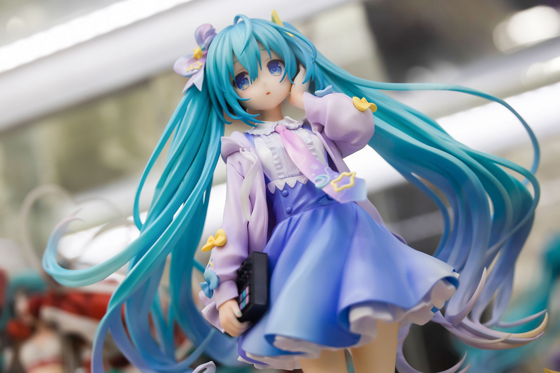 どこの角度から見ても素晴らしいこちらのミクさん。ぜひとも自宅にお迎えしたい。