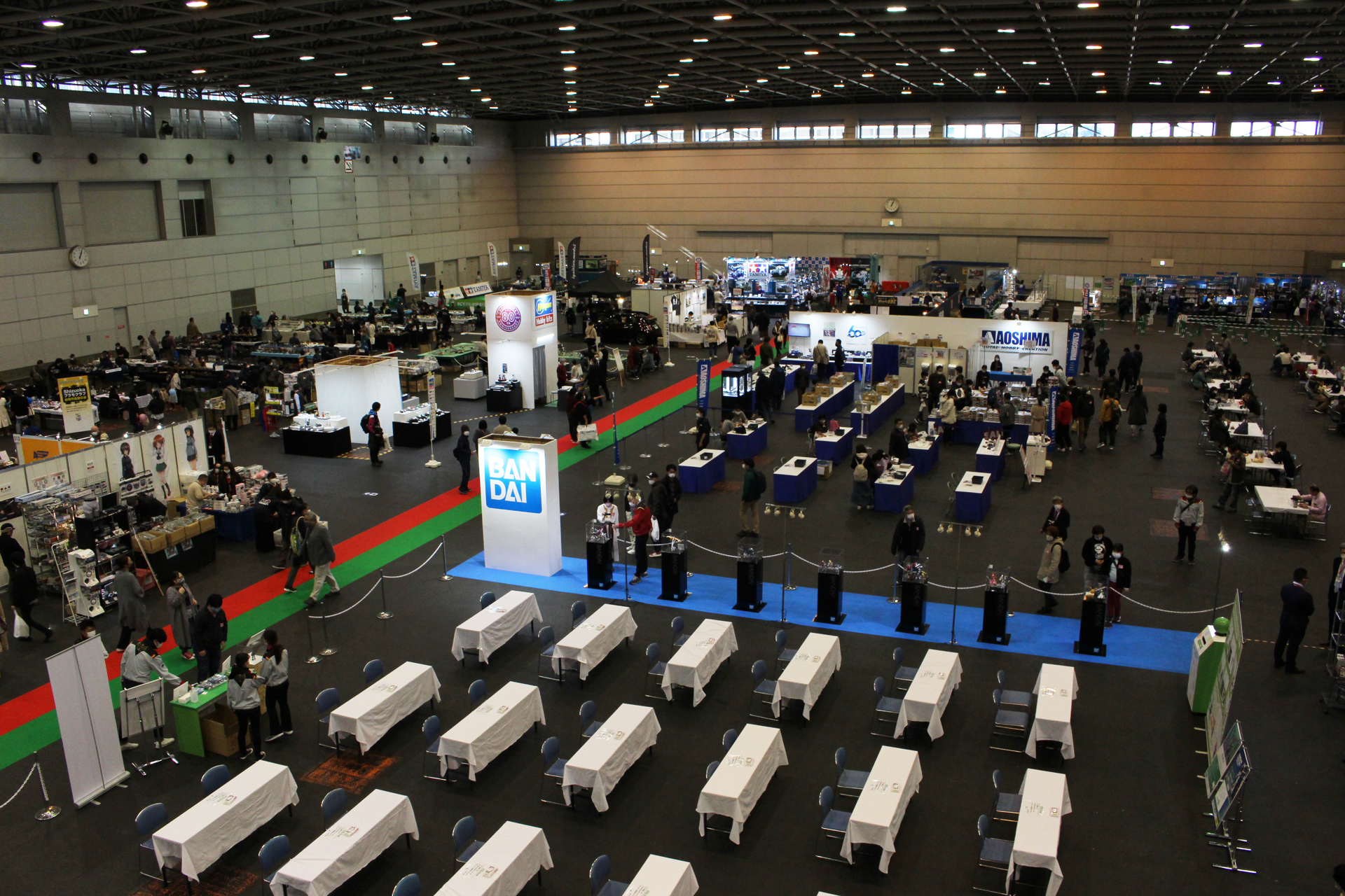 感染症対策のため、各社広めの体験スペースが設けられたツインメッセ静岡北館
