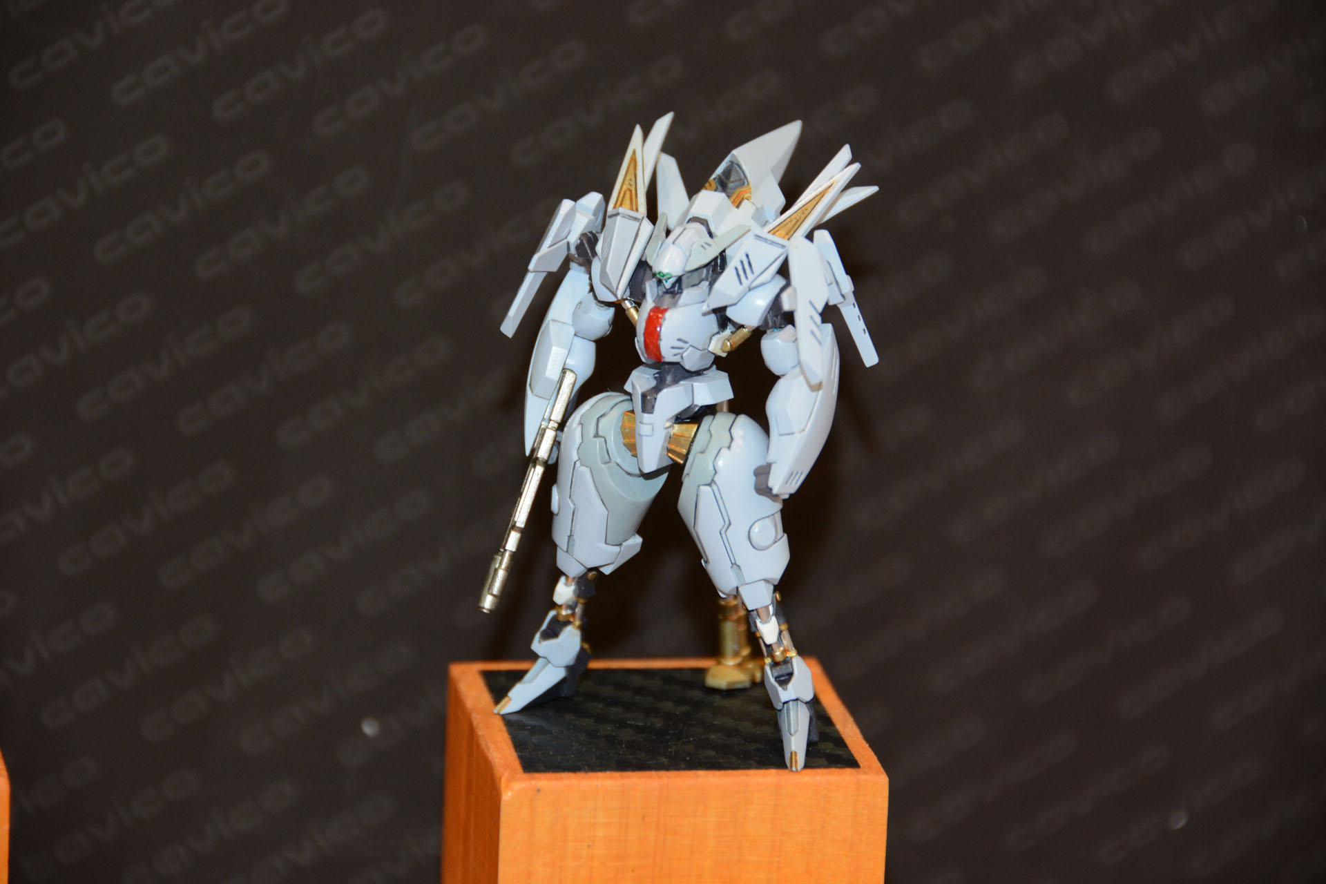 「モータースーツ ・アモデウス」、1,100円(税込)