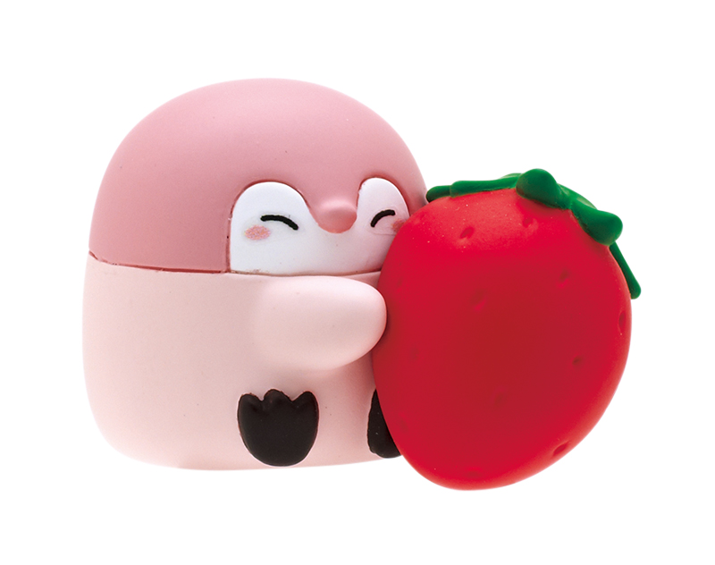 「いちご」を抱きしめているのは、いちごミルクを飲んでピンクになったコウペンちゃん?