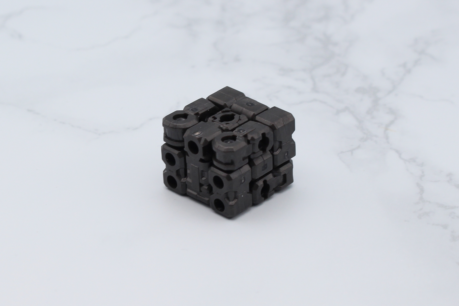 エヴォロイドコアが完成。これ自体が可動部を内蔵している設計だ