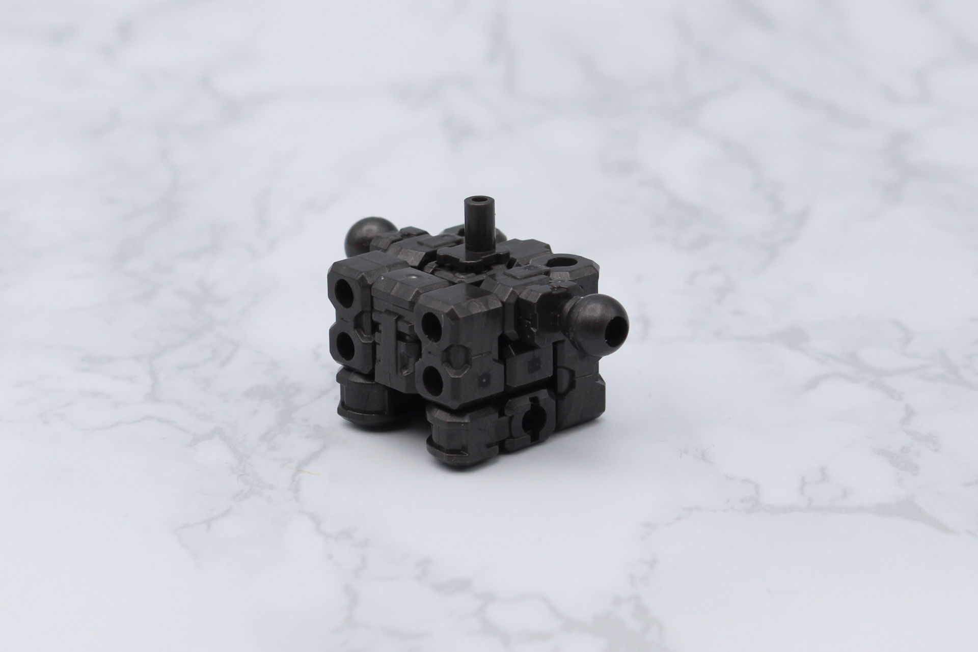 ジョイントを取り付けた状態のエヴォロイドコア。ジェットンと同じだが、一部使用しないパーツがある