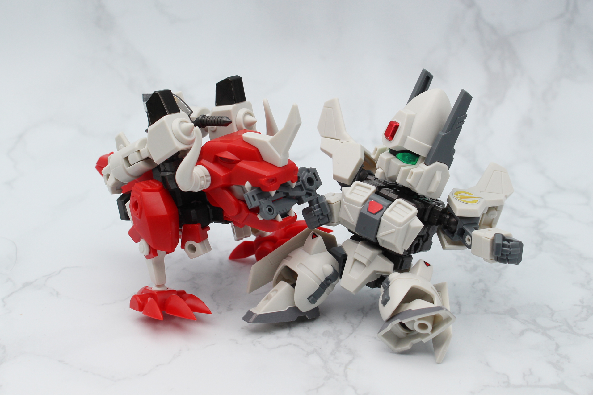 やはり敵味方で対峙するシーンが楽しい。両勢力の仲間も早く欲しい！