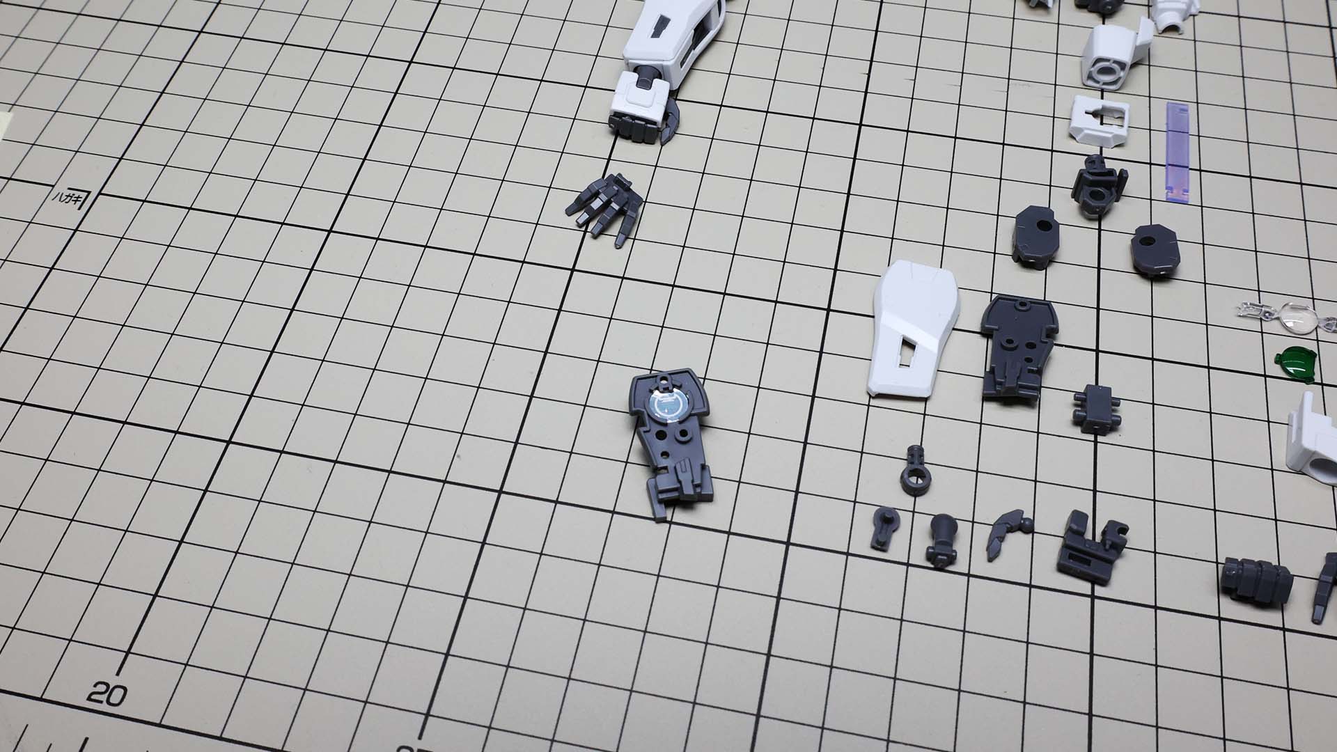 シールを貼り込み……