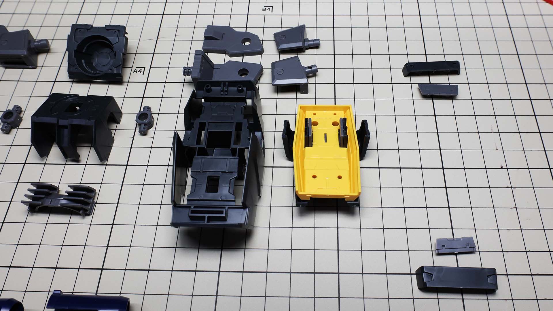 脚部のものと同じ方法で組みました