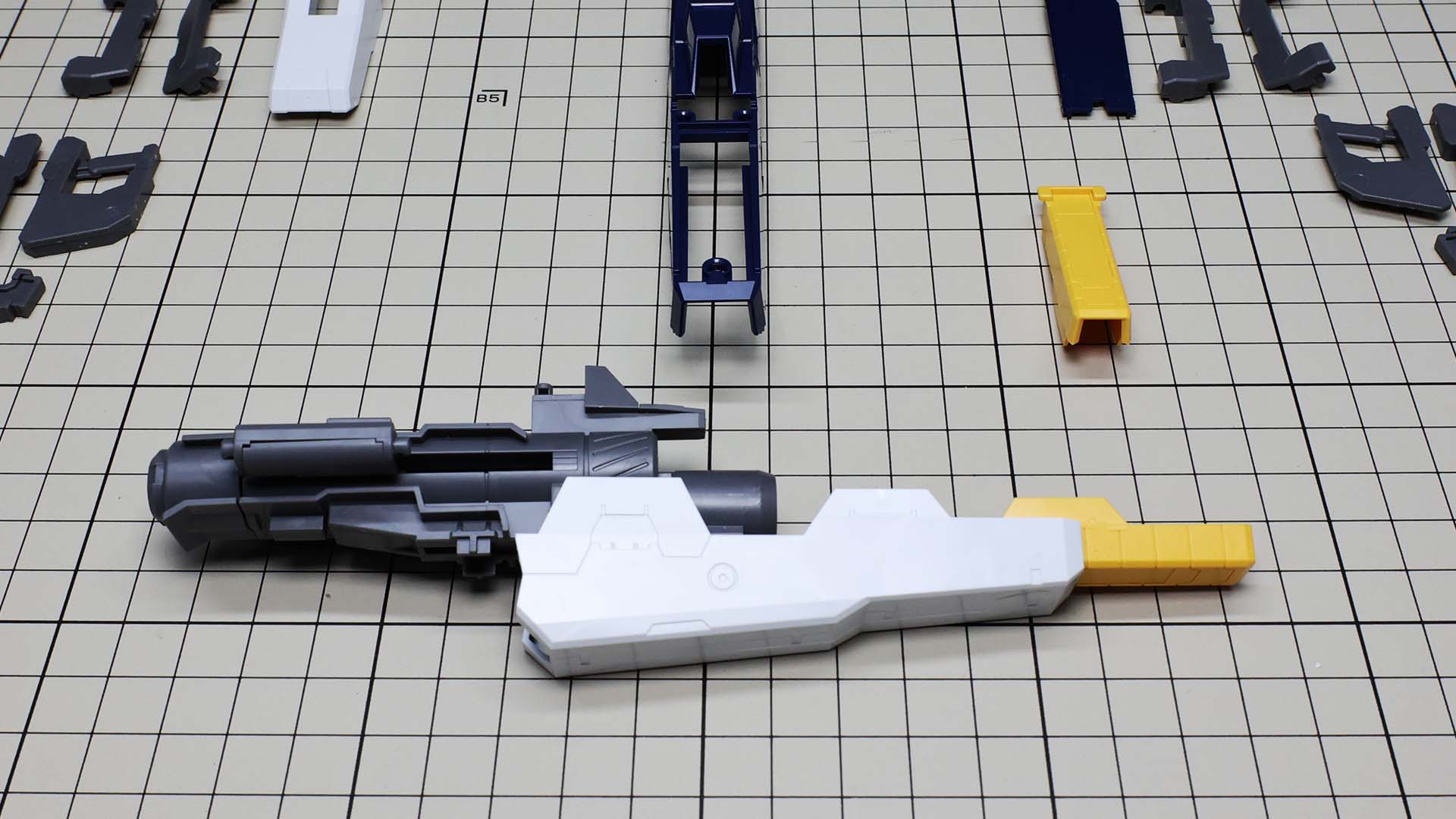 GNバズーカ下側から出来上がってきます