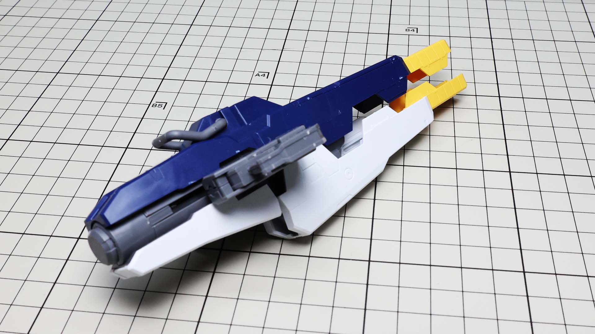 銃身が上下に開いて歯が見えるのが凶暴さを強調しています