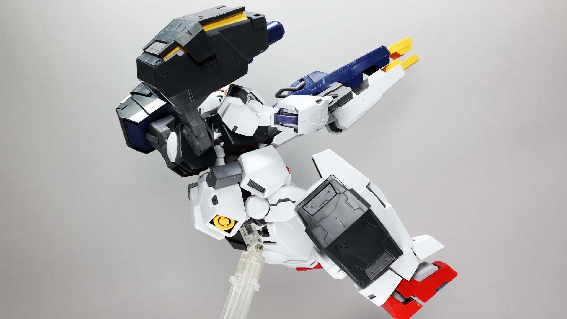 足を振り上げても保持する力が強い！