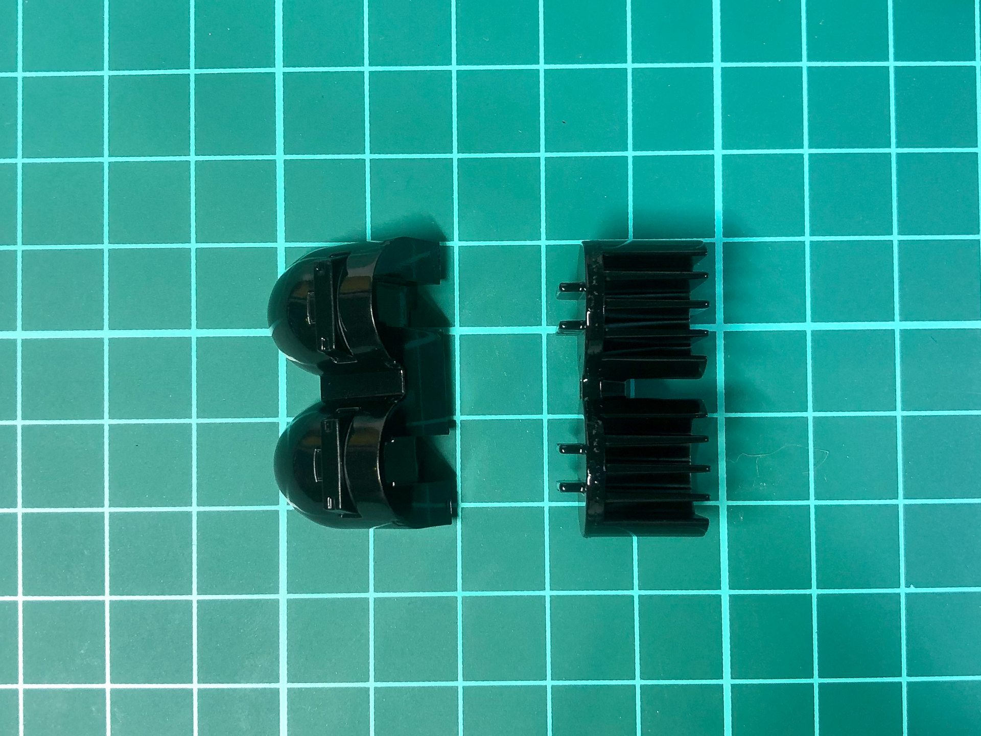 切り出したバックパック。全2パーツにて構成されています。